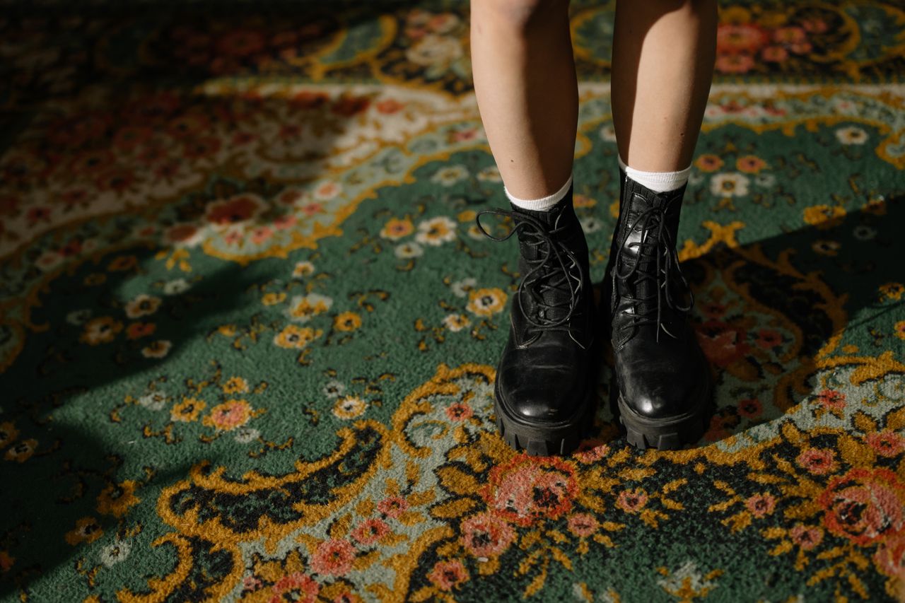 Biker boots op tappijt