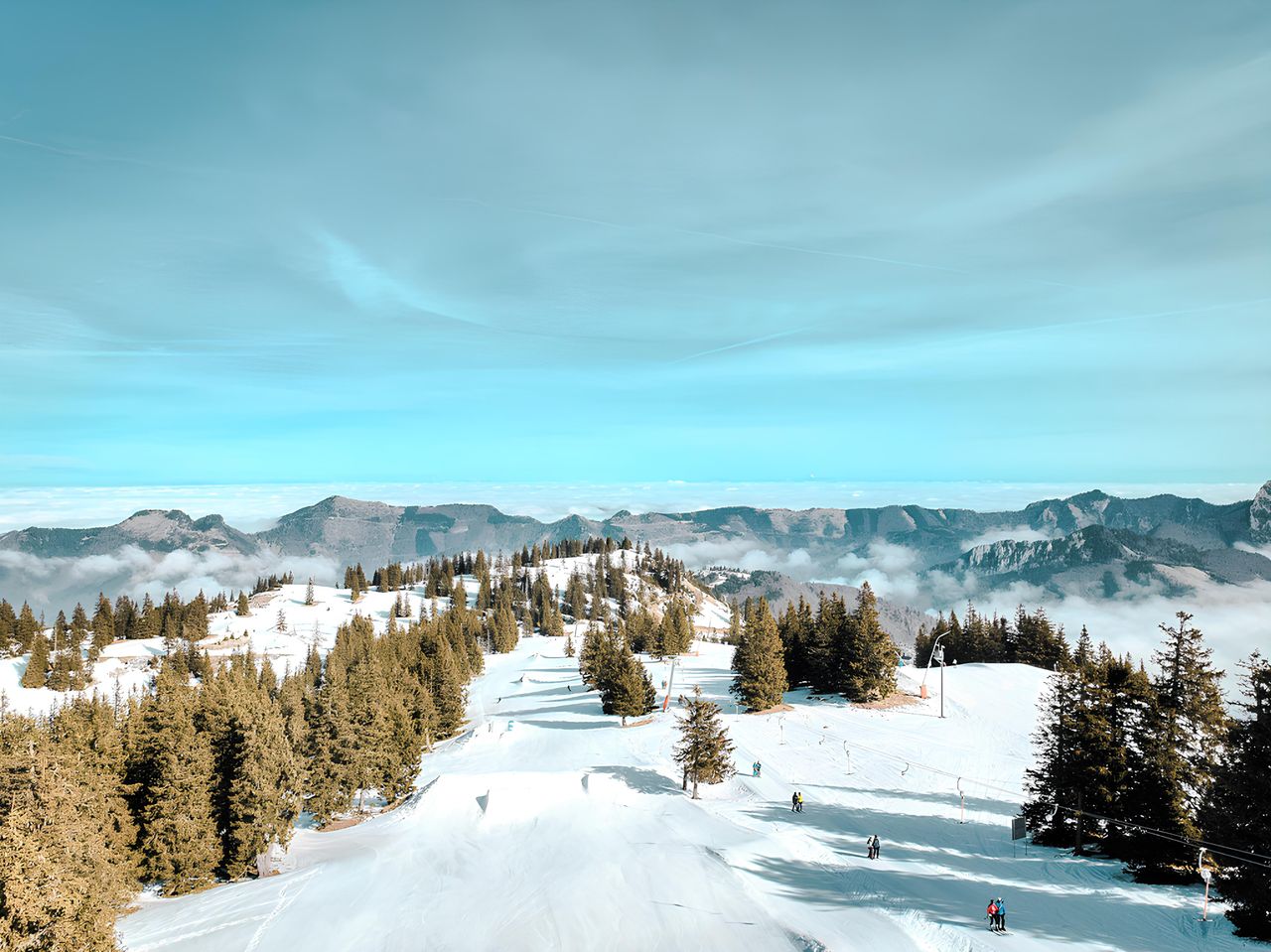 Sneeuw piste skilift